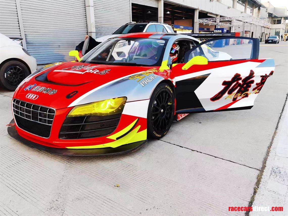 2013-audi-r8-gt3