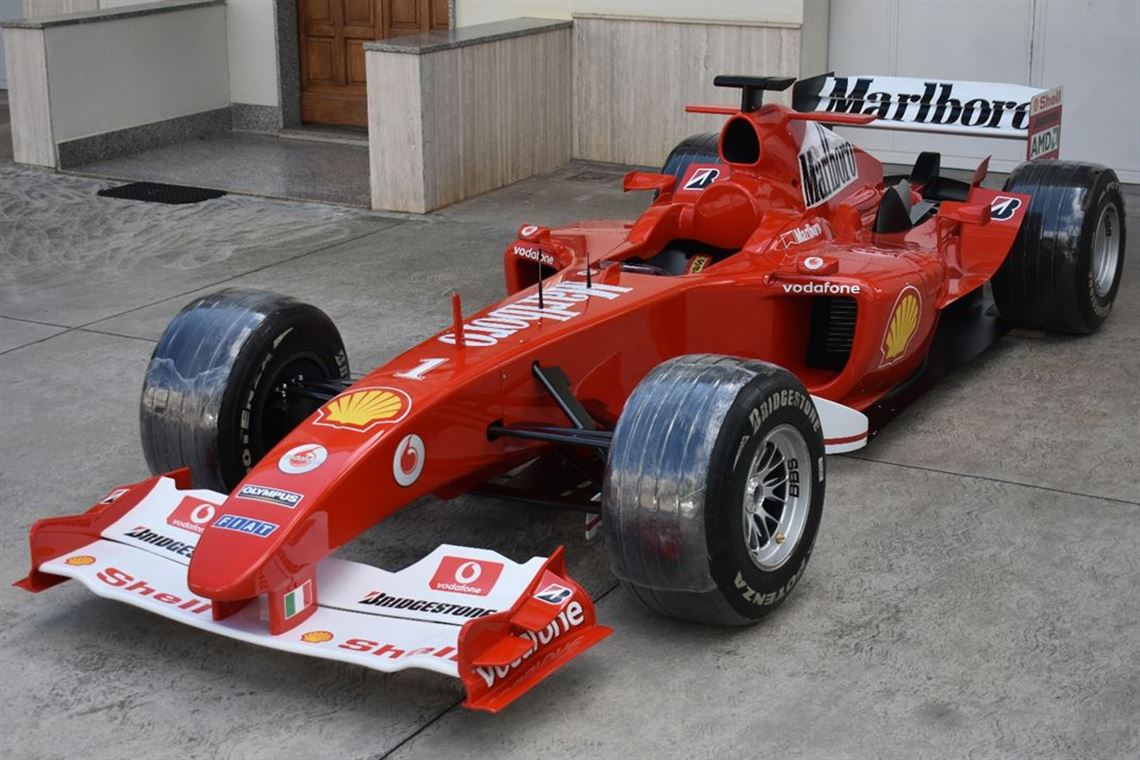 f1-ferrari-f2004-show-car
