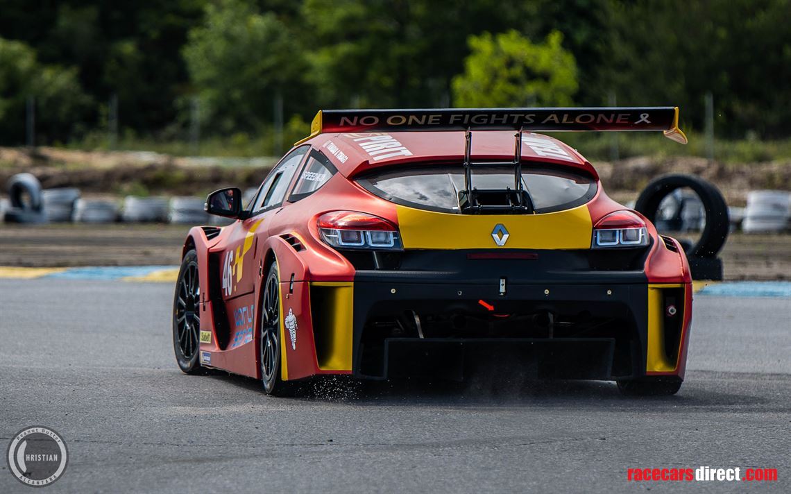 renault-megane-trophy