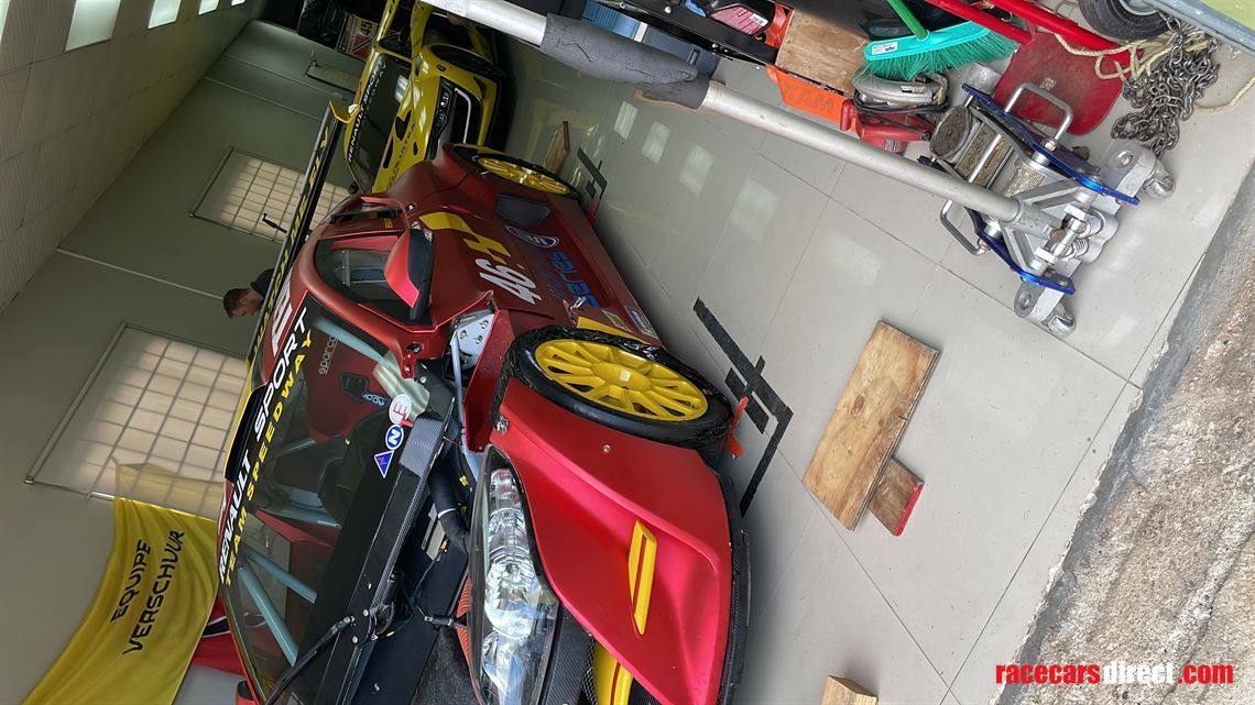 renault-megane-trophy