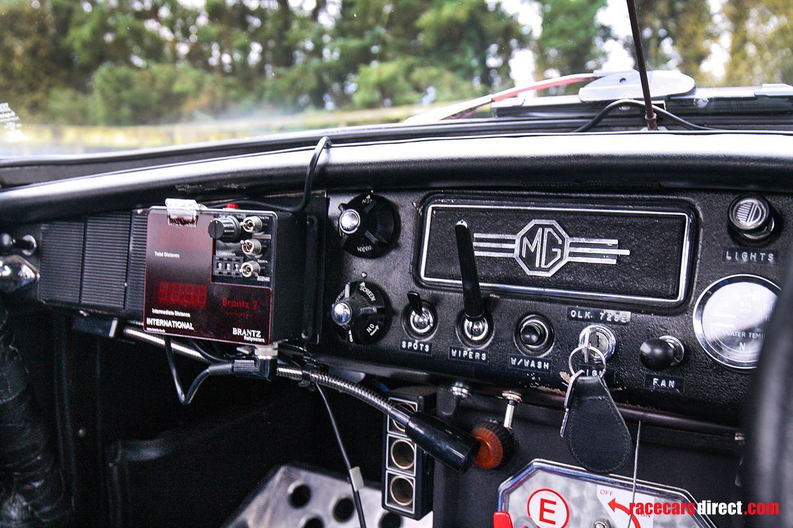 1967-mg-b-roadster-rally-car