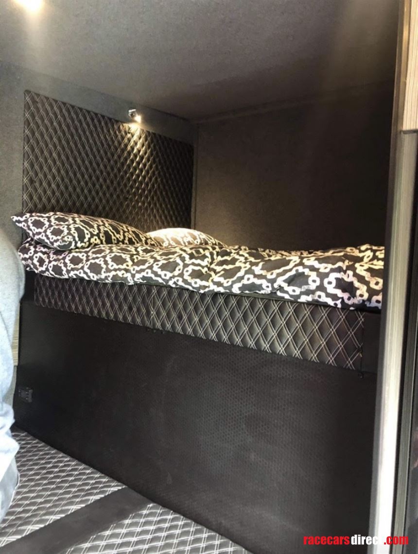 race-truckaccommodation