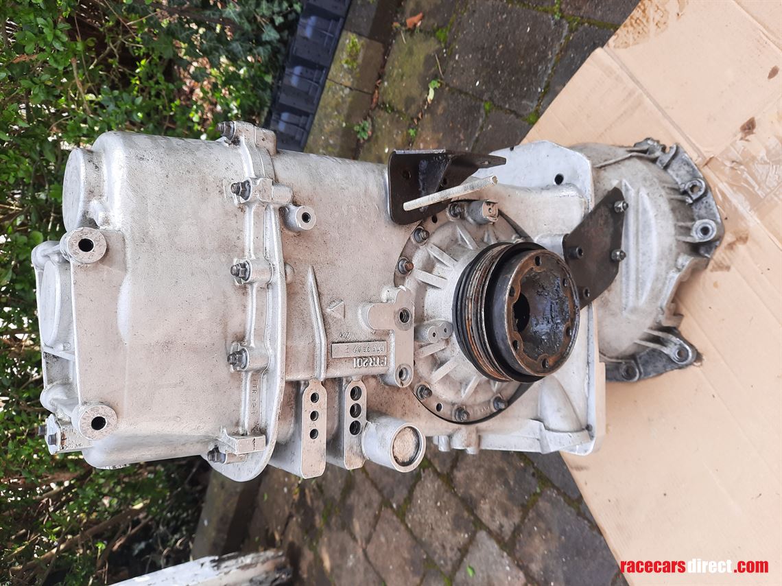 hewland-ftr-short-box-with-bell-housing-crb