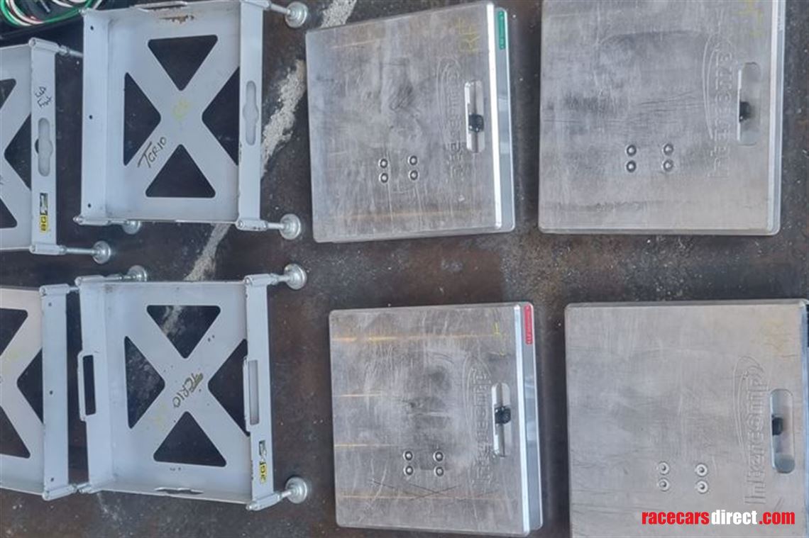 intercomp-corner-weight-scales-and-levellers