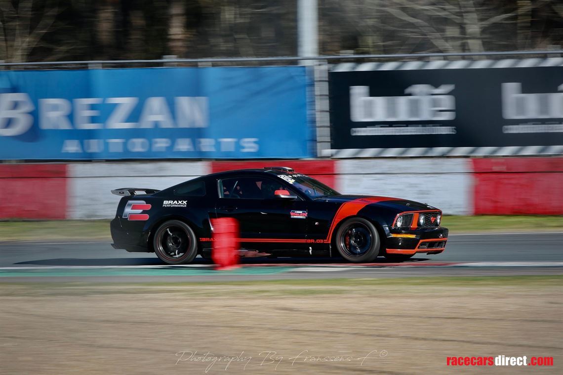 ford-mustang-gt-with-technical-passport