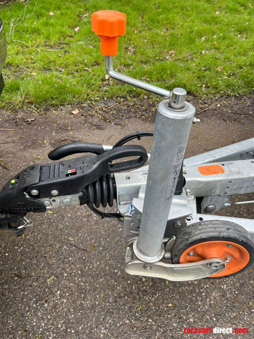 new---used-once-eco-shuttle-race-transporter