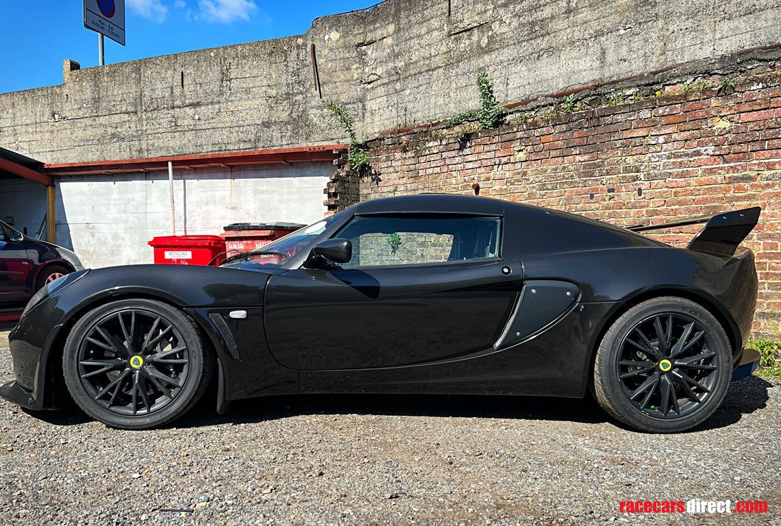 track-day-supercharged-lotus-exige