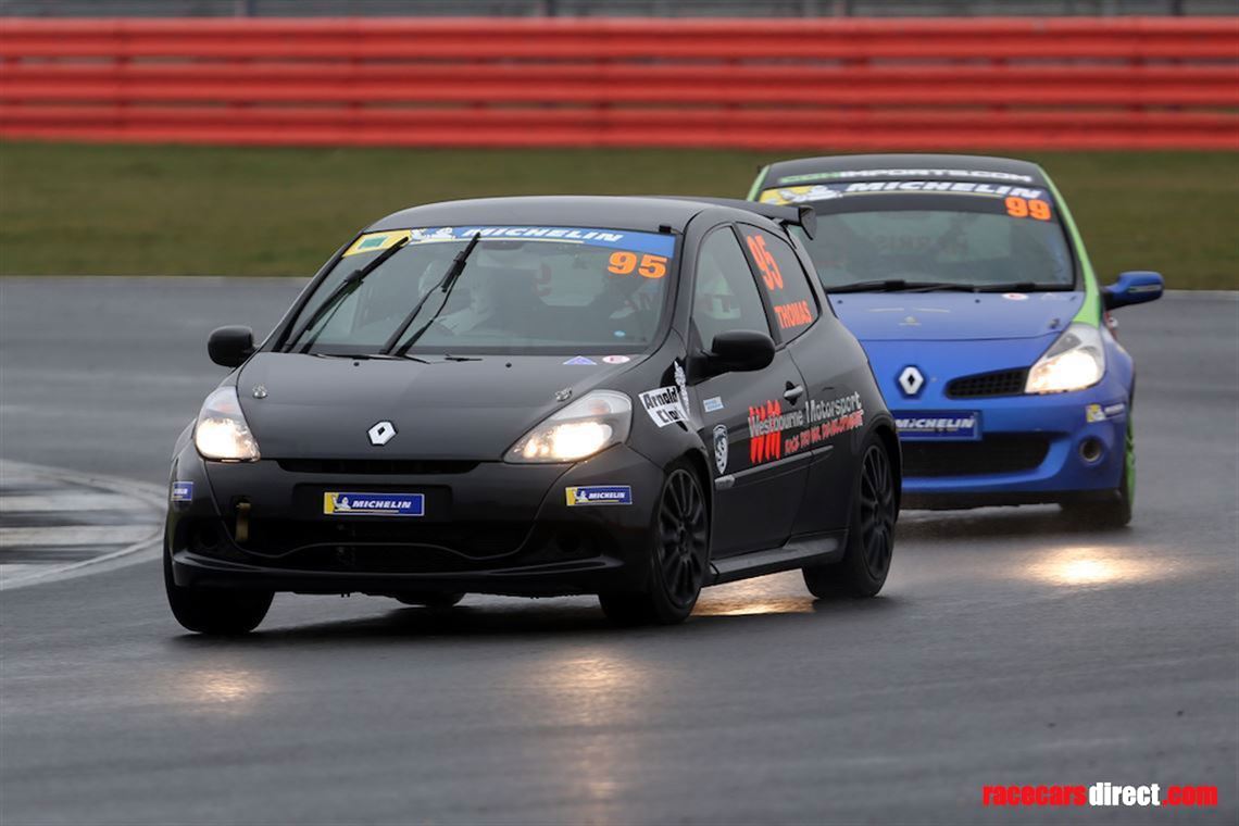 renault-clio-200-race-car---reduced