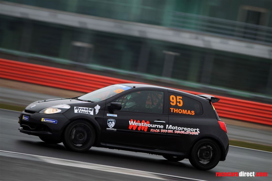 renault-clio-200-race-car---reduced