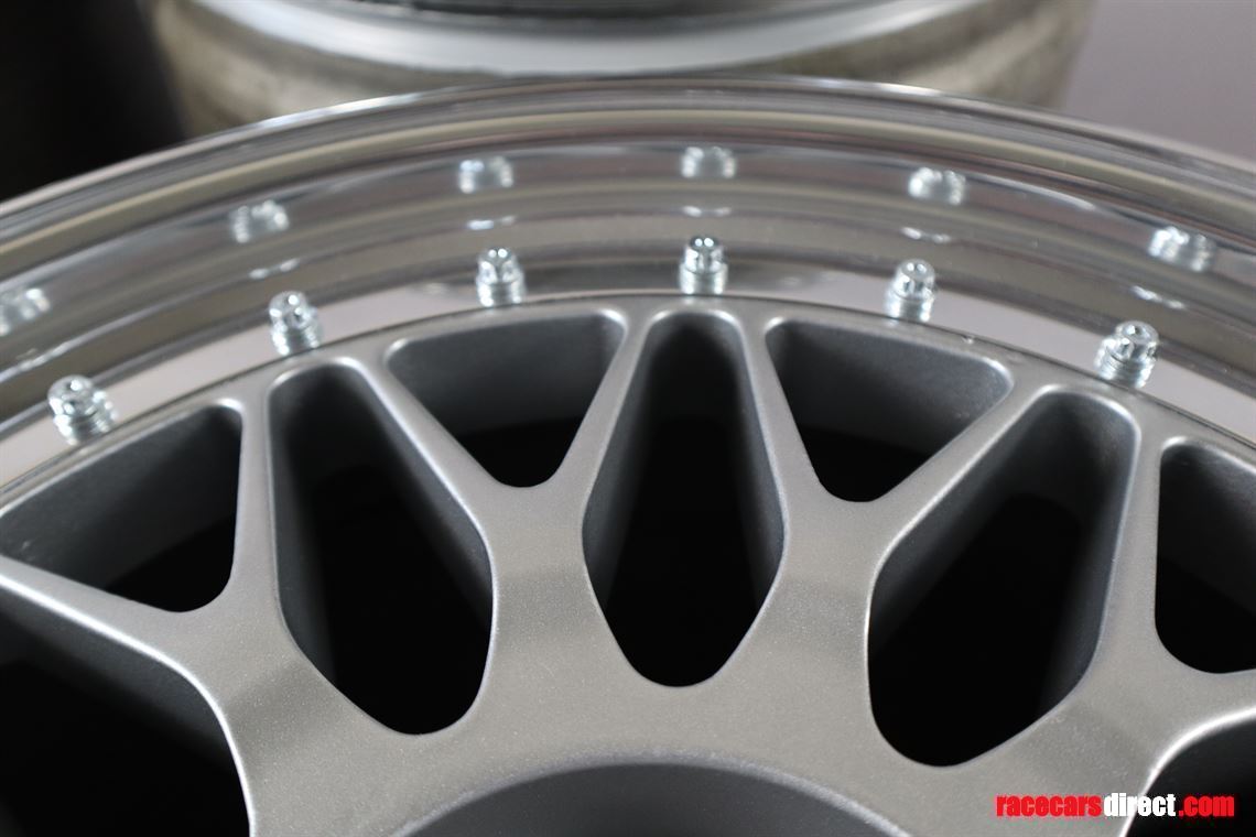 lola-b2k10-wheels-restored