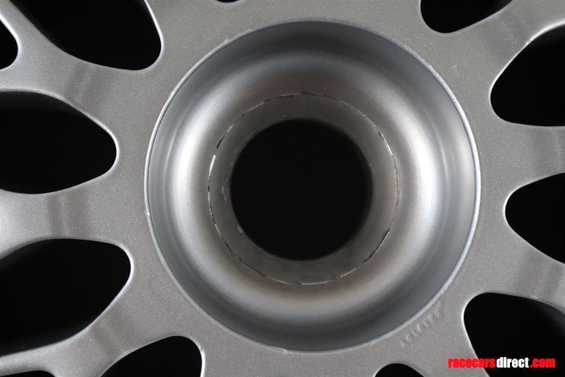 lola-b2k10-wheels-restored