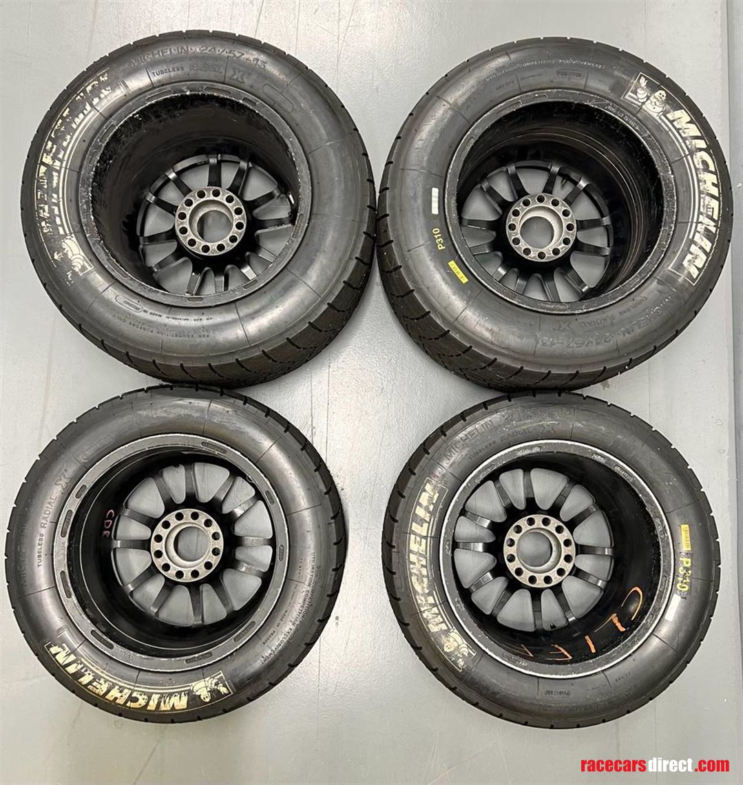 set-0f-4-formula-renault-wheels-and-tyreswets