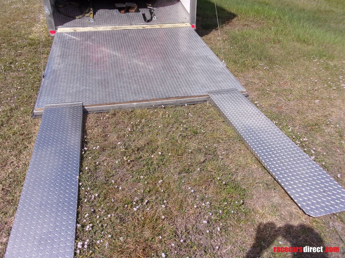 lg-motorsports-gt1-corvette-race-car