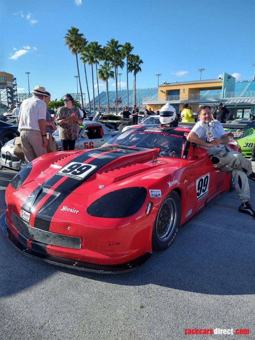 lg-motorsports-gt1-corvette-race-car