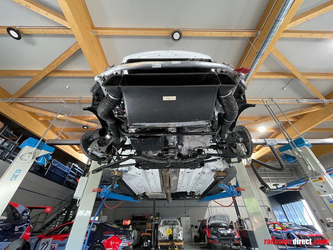 2020-hyundai-i30-n-tcr-ex-gabriele-tarquini