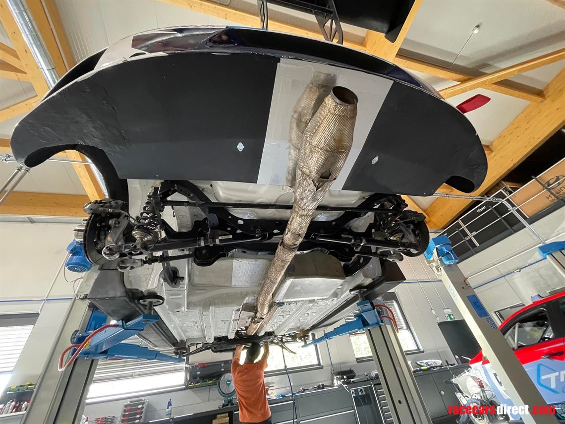 2020-hyundai-i30-n-tcr-ex-gabriele-tarquini