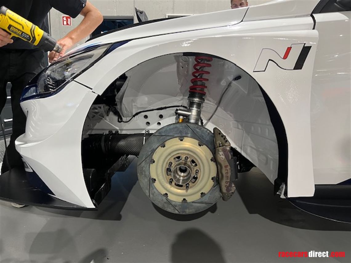 2020-hyundai-i30-n-tcr-ex-gabriele-tarquini