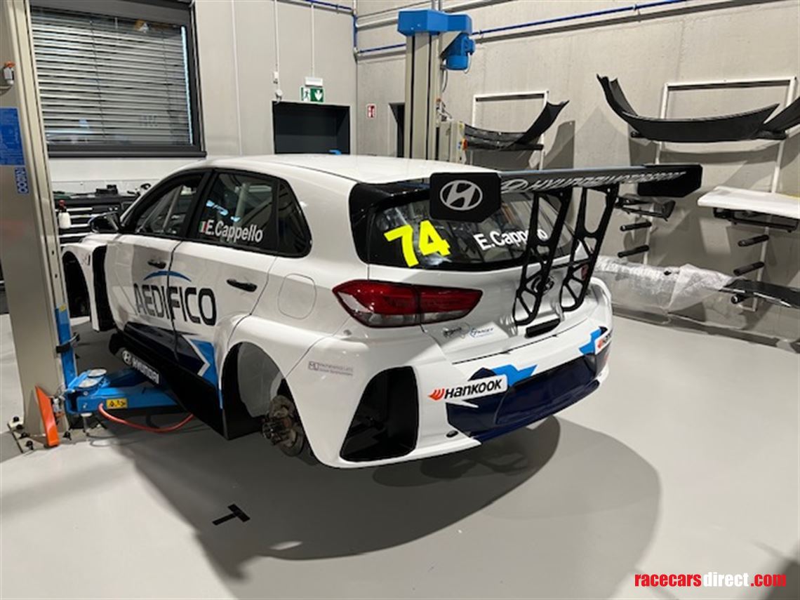 2020-hyundai-i30-n-tcr-ex-gabriele-tarquini