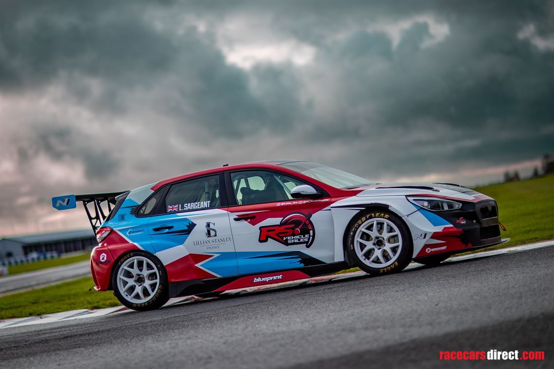 2020-hyundai-i30-n-tcr-ex-gabriele-tarquini