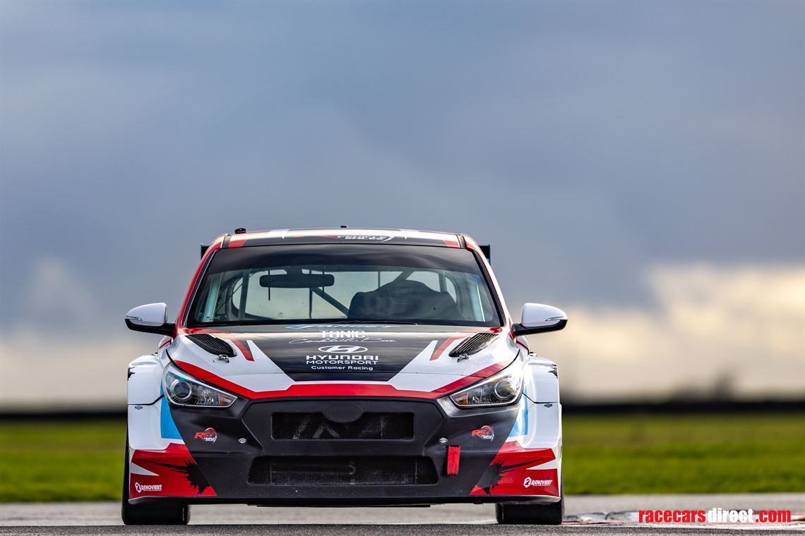 2020-hyundai-i30-n-tcr-ex-gabriele-tarquini