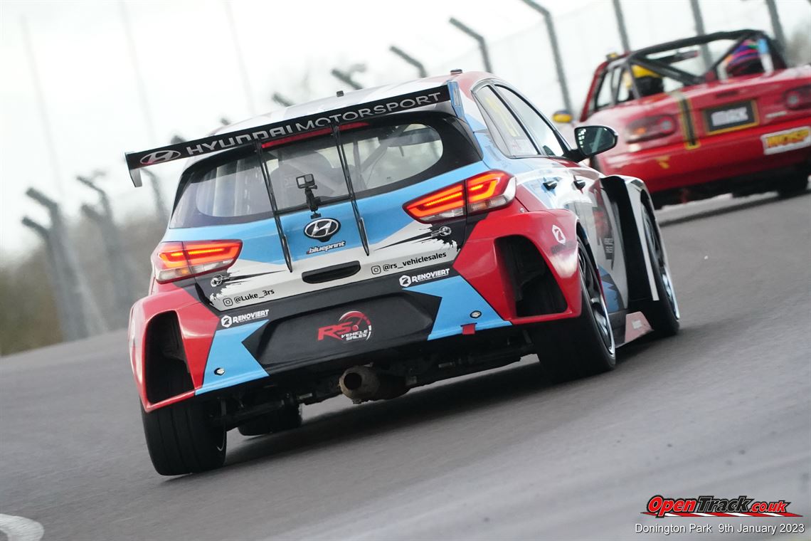 2020-hyundai-i30-n-tcr-ex-gabriele-tarquini