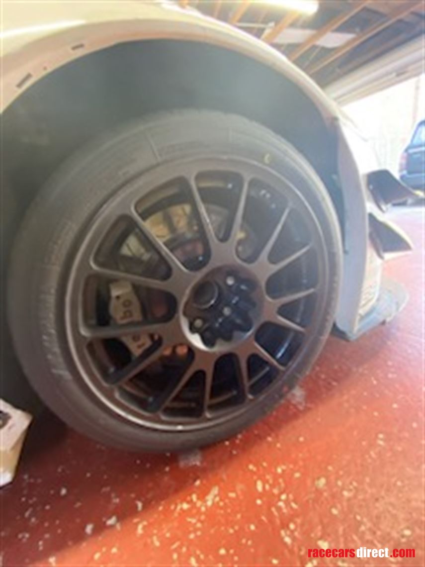 corvette-c6-zo6-full-race-car