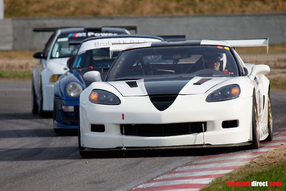 corvette-c6-zo6-full-race-car