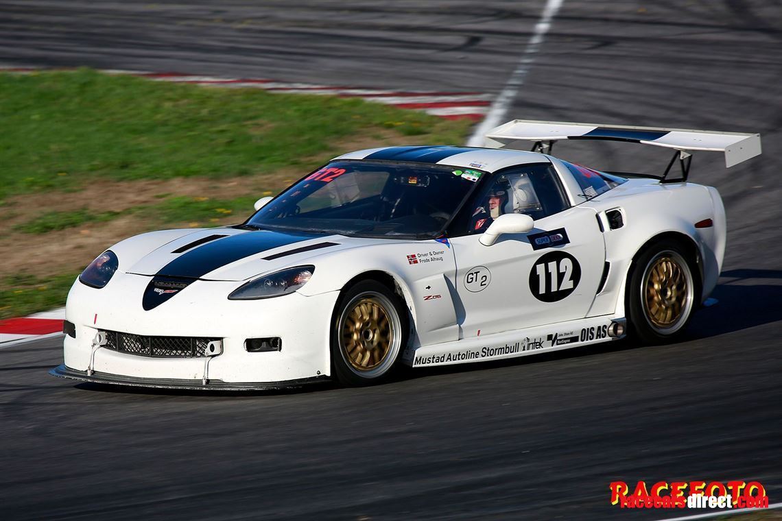 corvette-c6-zo6-full-race-car
