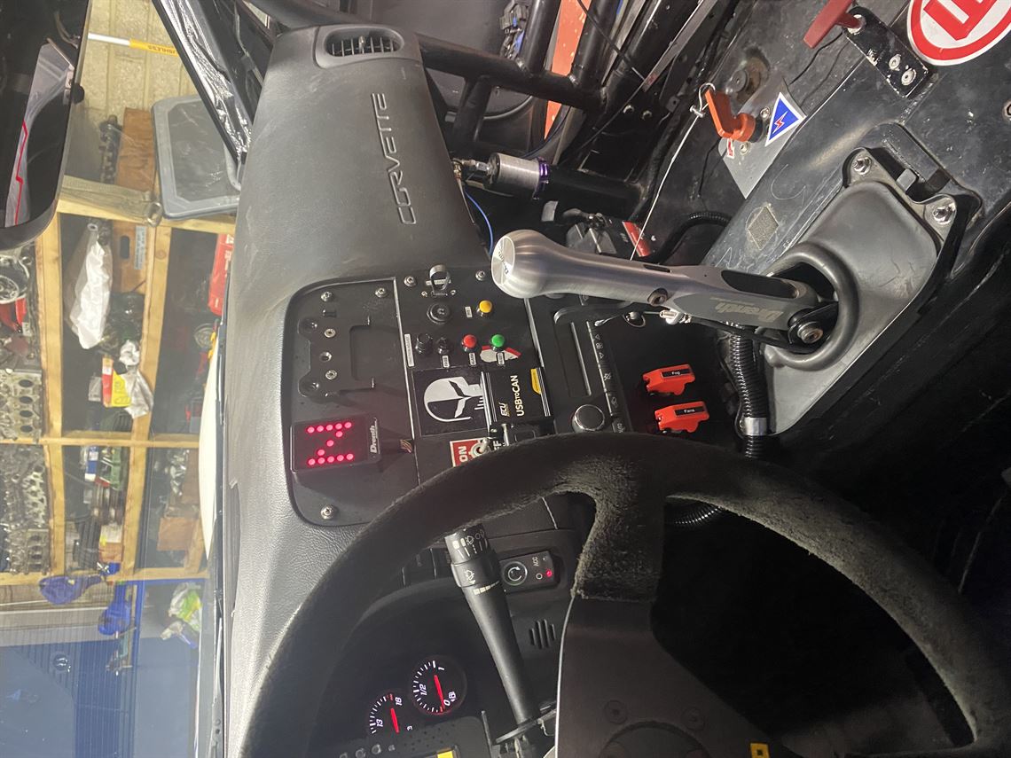 corvette-c6-zo6-full-race-car