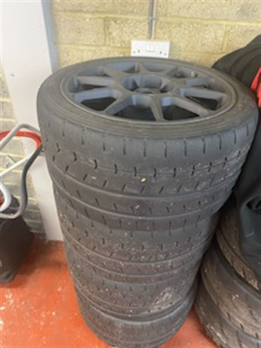 corvette-c6-zo6-full-race-car