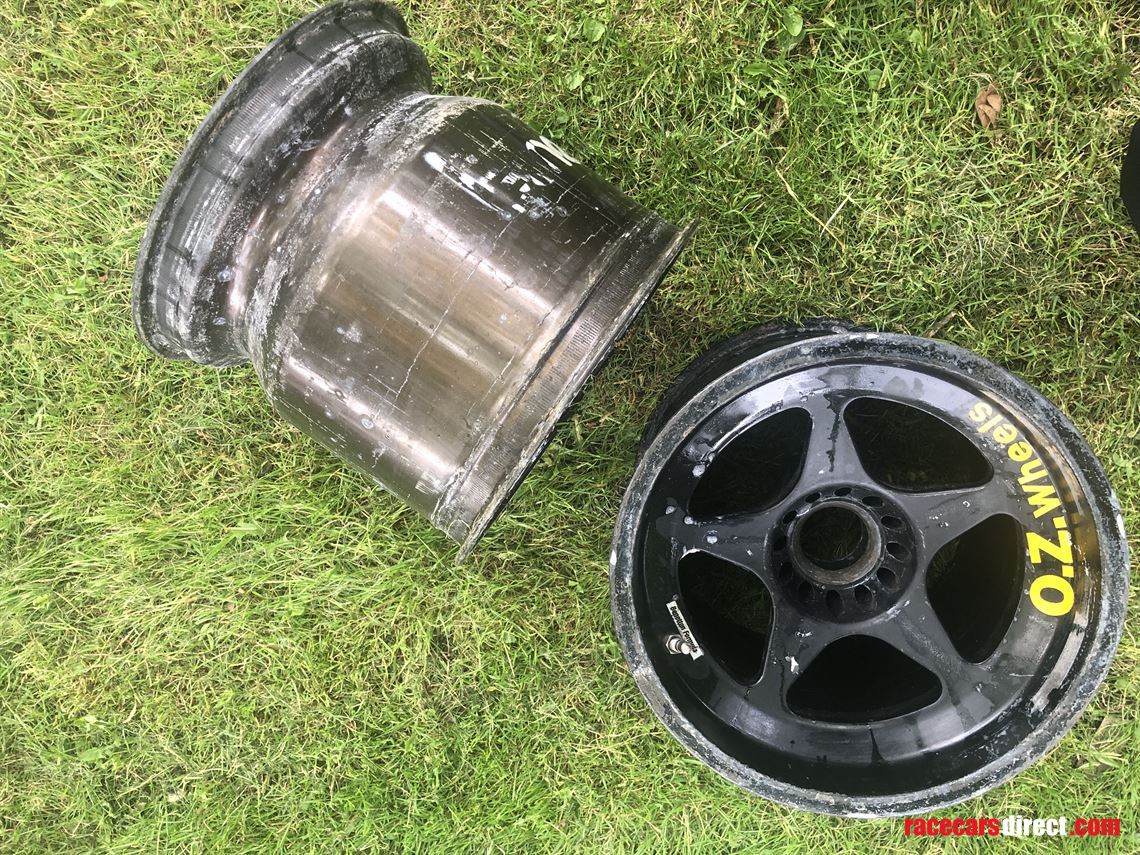 pair-oz-12x13-benetton-wheels