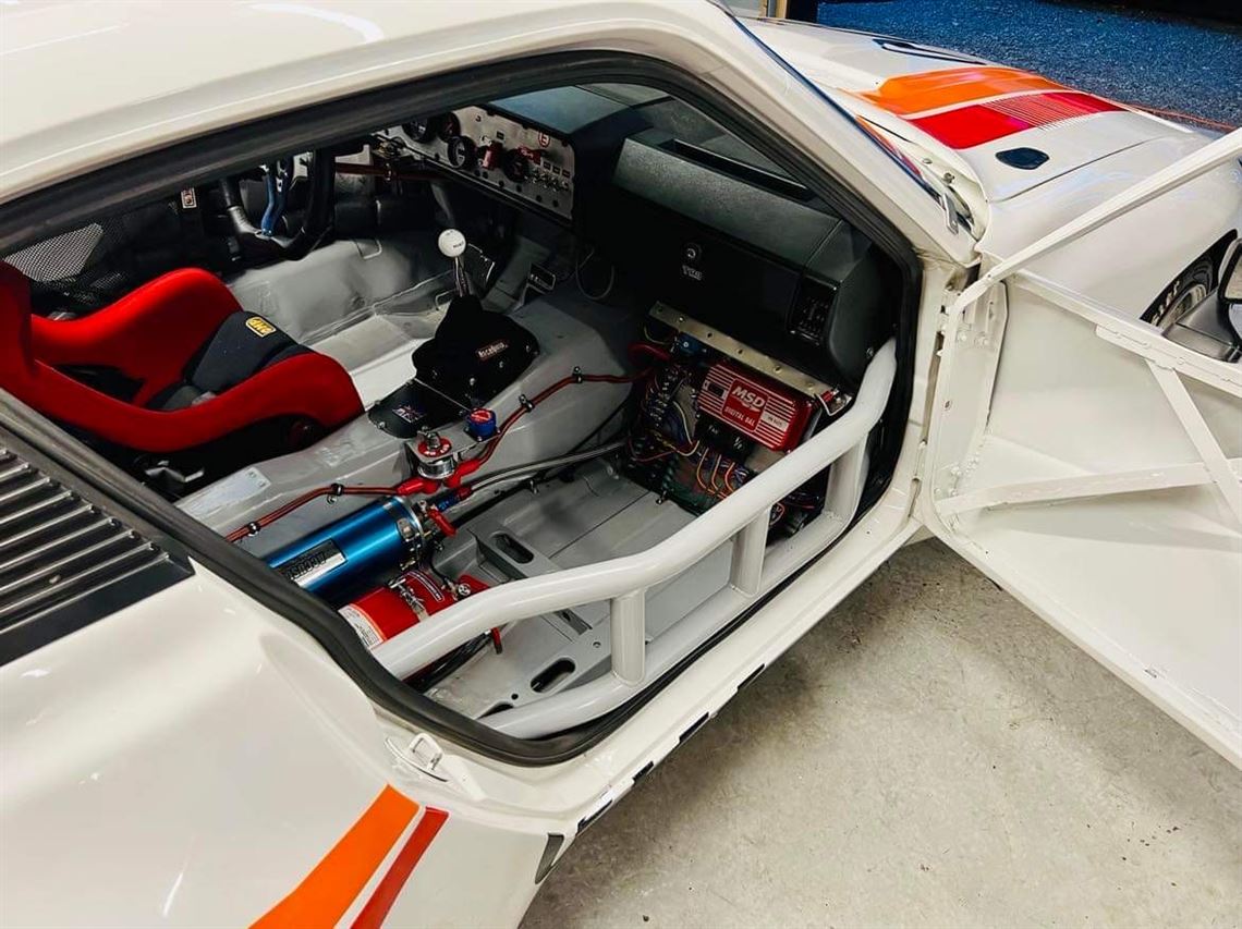 triumph-tr8---1977-imsa-g44-tribute