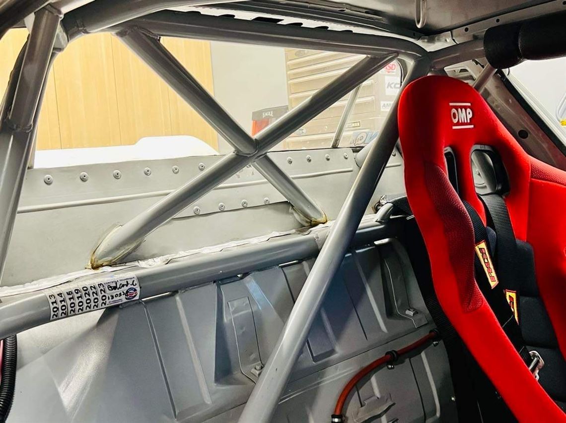 triumph-tr8---1977-imsa-g44-tribute