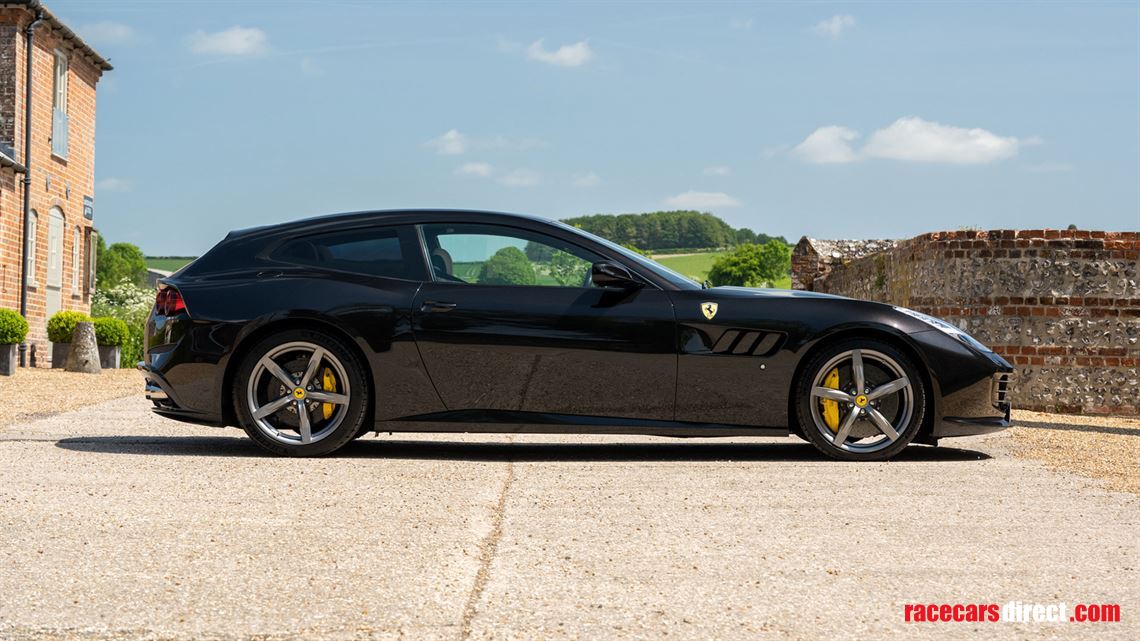 ferrari-gtc4-lusso-t-v8