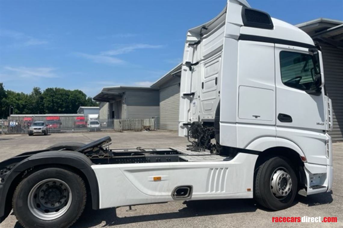 mercedes-1842-stream-space-4-x-2