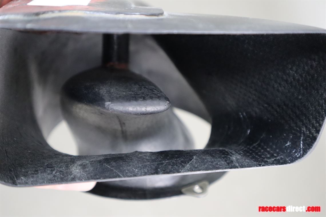 benetton-f1-carbon-brake-air-duct-used-at-mon