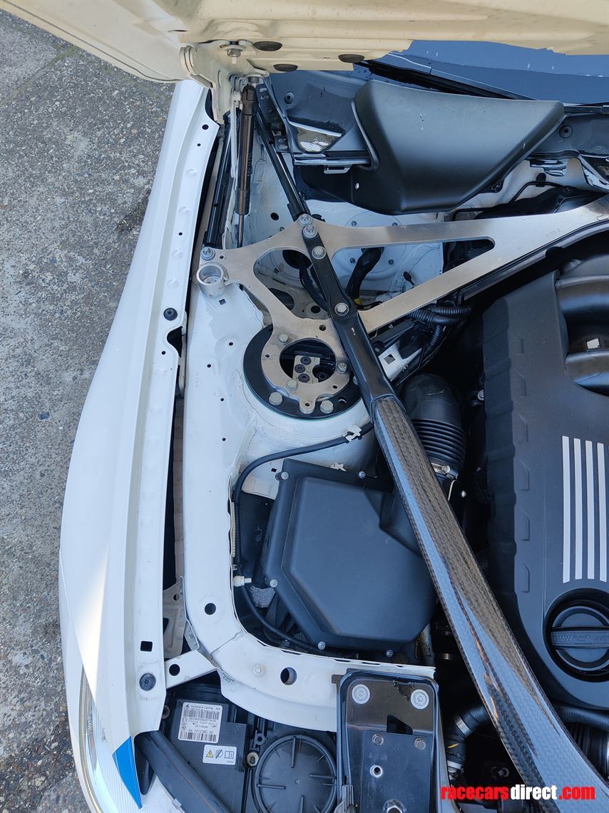 bmw-m4-gt4-ekris-f82