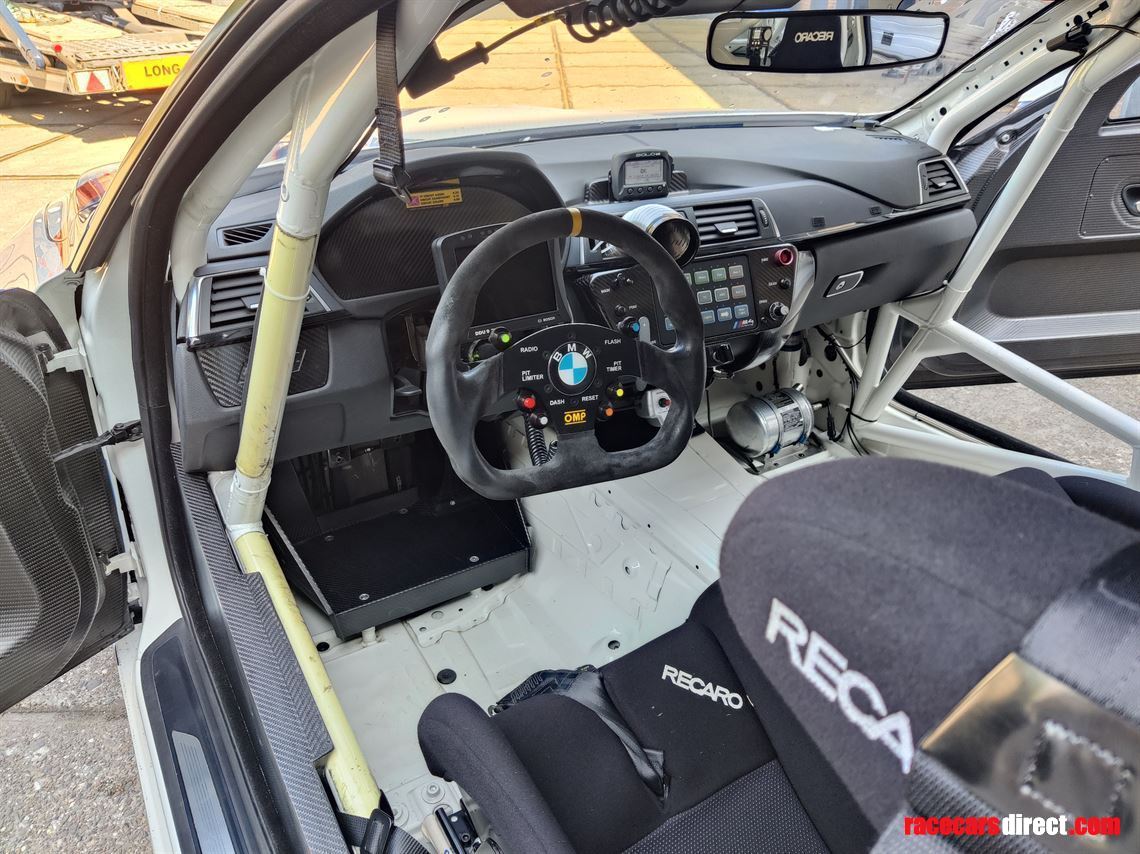 bmw-m4-gt4-ekris-f82