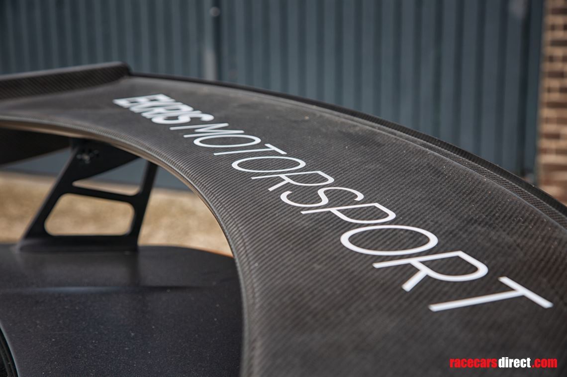 bmw-m4-gt4-ekris-f82