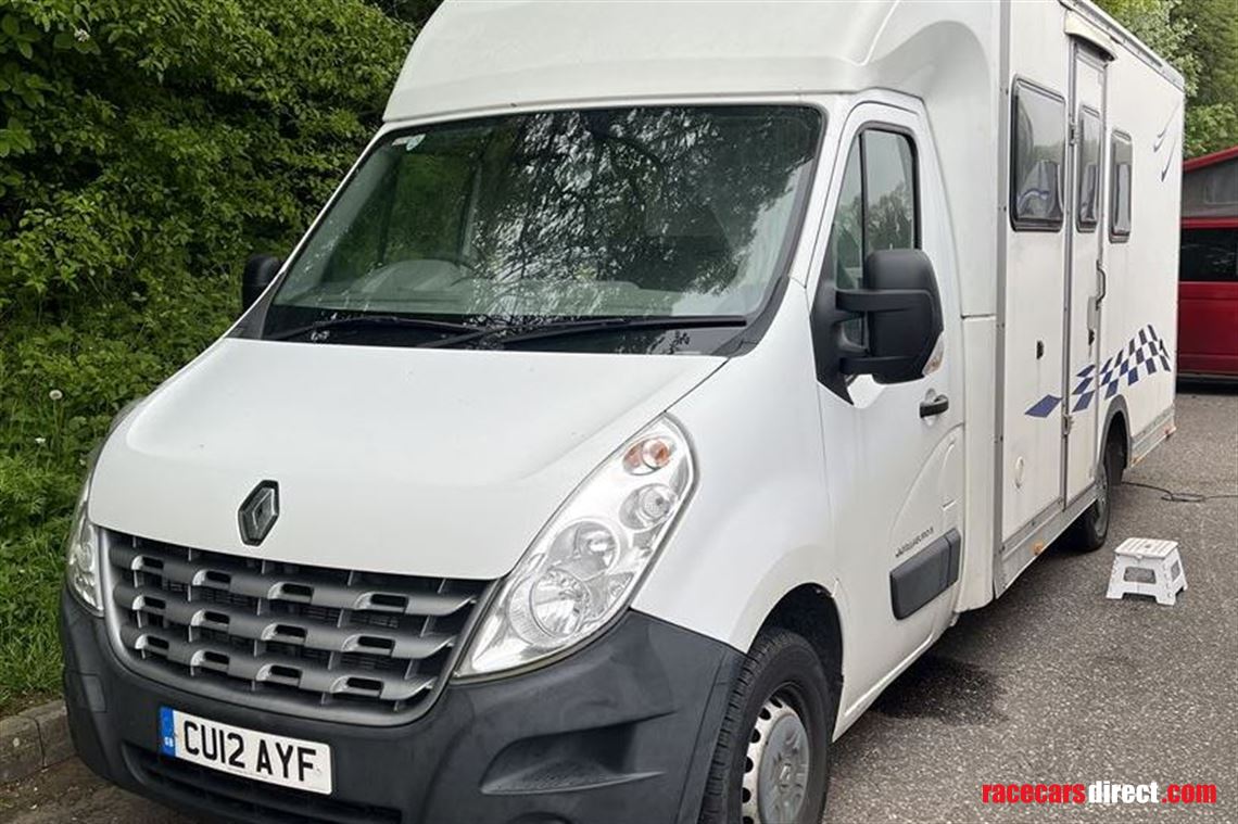 race-van---carries-caterhamkit-car-sleeping