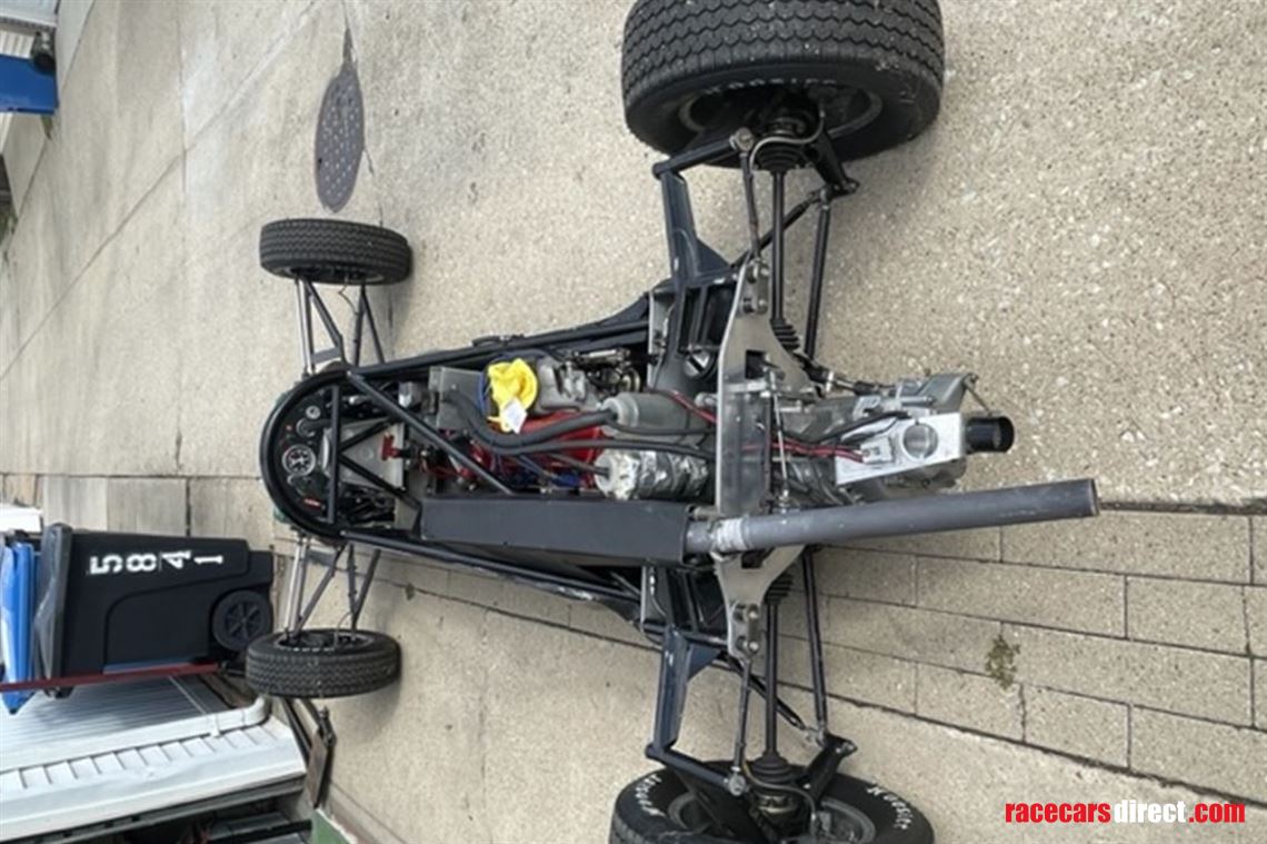 1982-lola-t640-with-spare-chassis