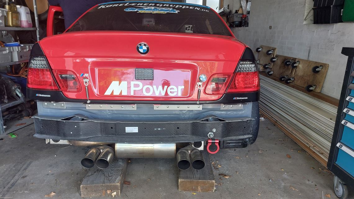 bmw-e46-m3-racecar