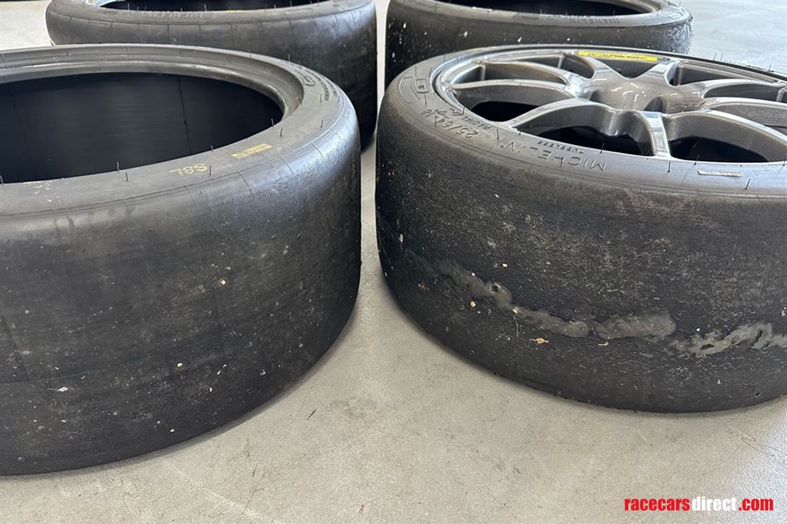 michelin-pilot-sport-gt-slick