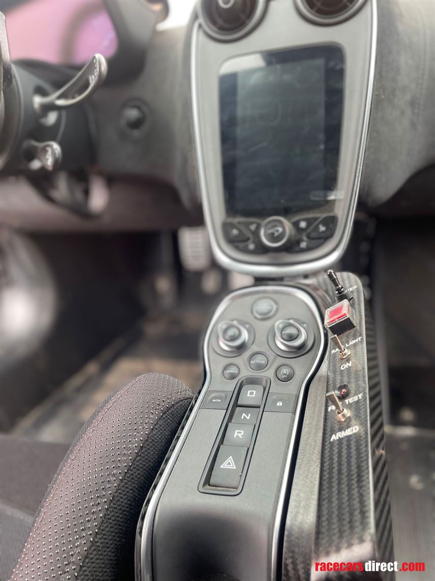 2018-mclaren-570s-gt4