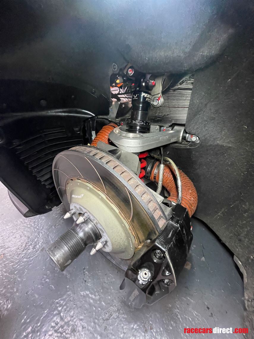 2018-mclaren-570s-gt4