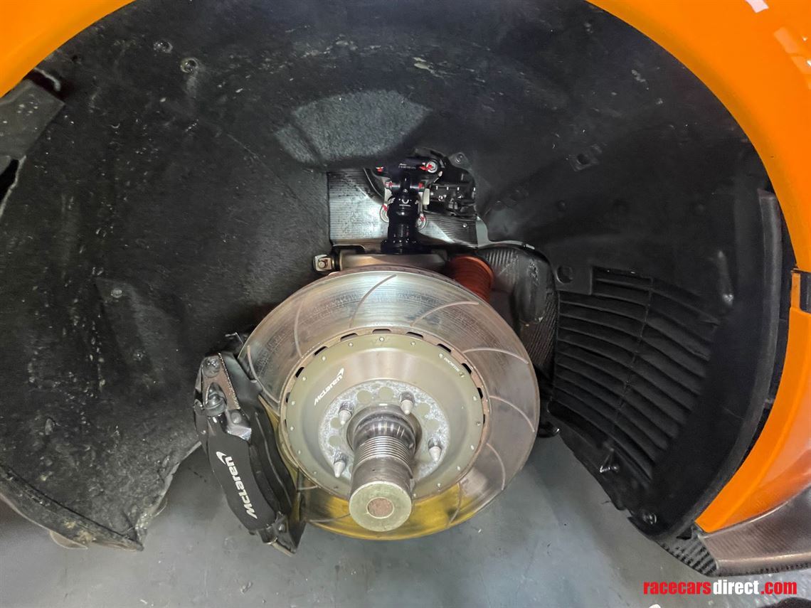 2018-mclaren-570s-gt4