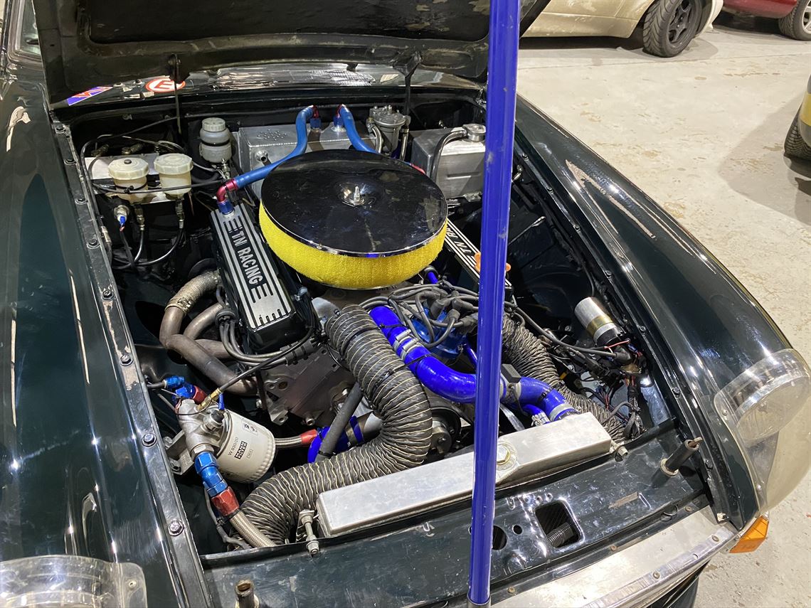 mgb-gt-v8