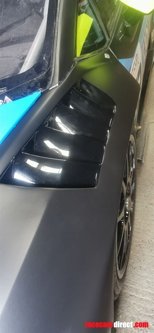 lamborghini-huracan-super-trofeo-front-fender
