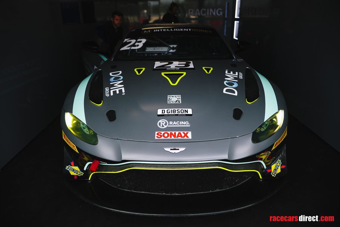 aston-martin-gt4