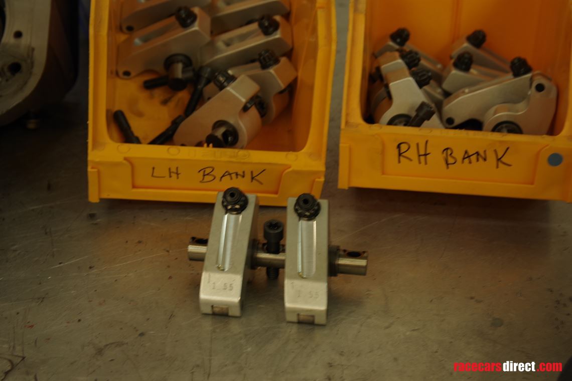 pair-of-air-research-clyinder-heads